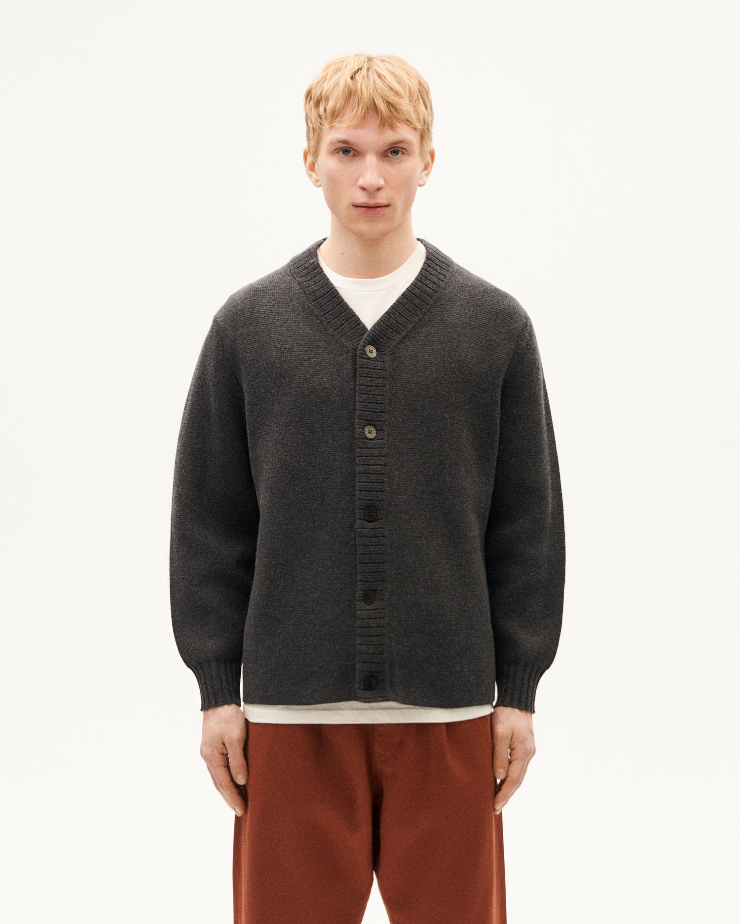 Sustainable gray wool cardigan for men | Thinking Mu – THINKING MU APAC