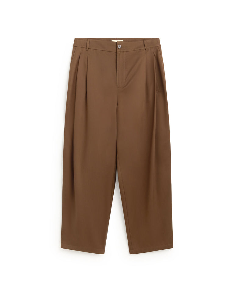 Pantalón carrot pinza marrón Sigurd sostenible silueta - 1