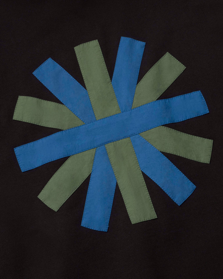 Sudadera negra patched sol espalda Simon sostenible silueta - 2