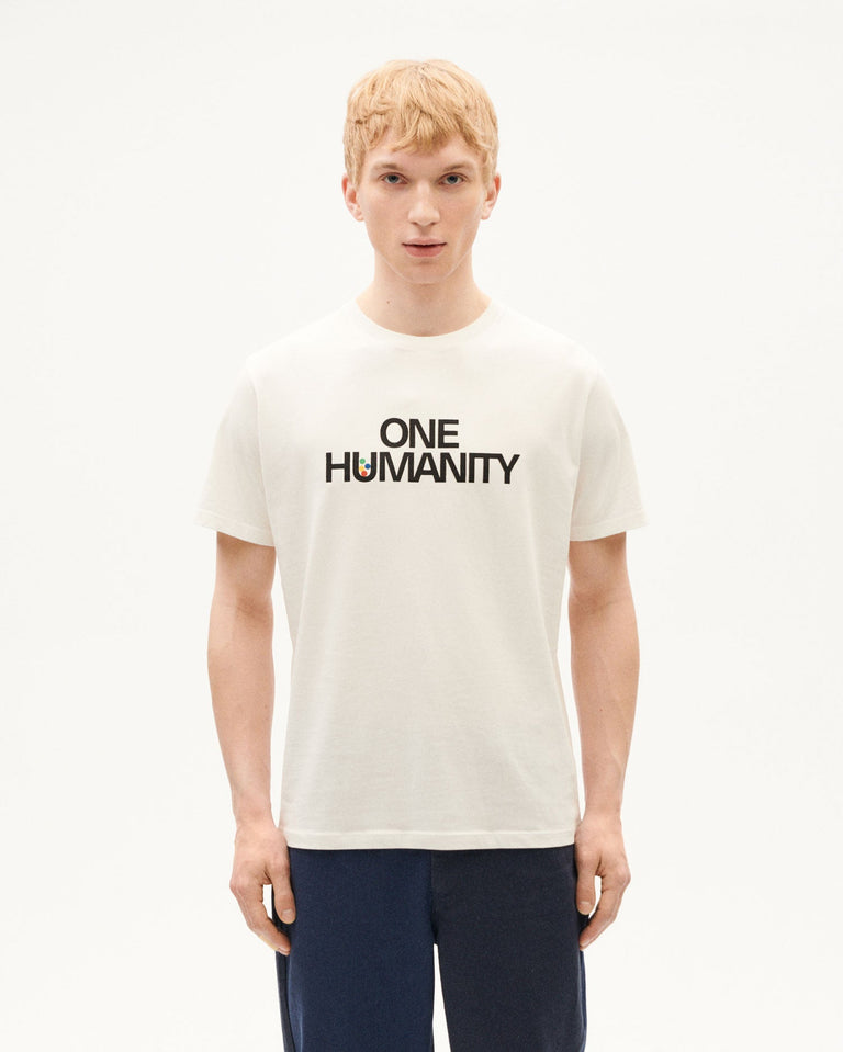 Camiseta blanca One humanity sostenible-1