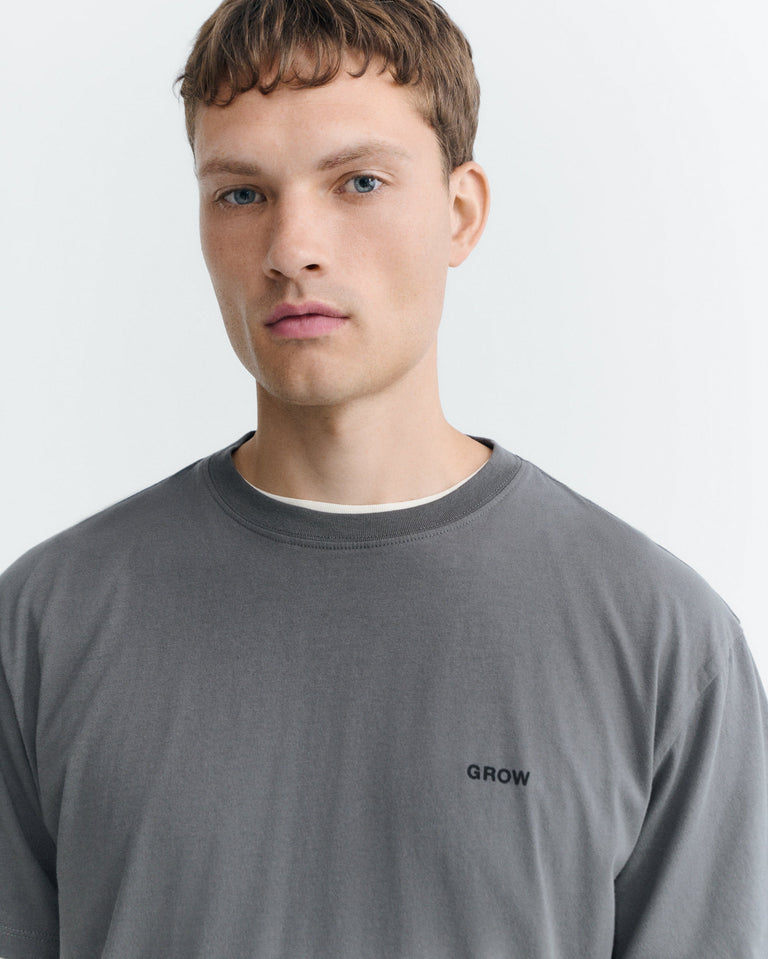 Camiseta gris grow Aaron sostenible - 3