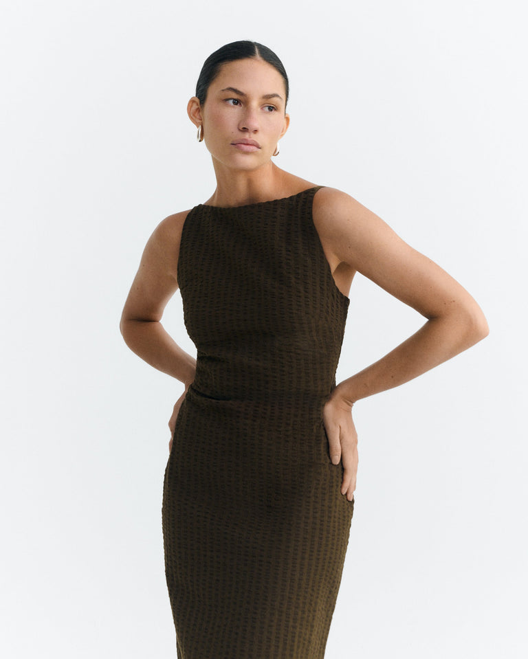 Vestido largo seersucker Sunniva sostenible - 1