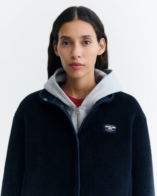 Chaqueta borreguito navy Kourtney sostenible - 3