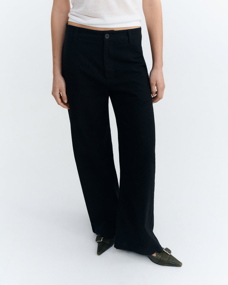 Pantalón tiro alto negro Karina sostenible - 1