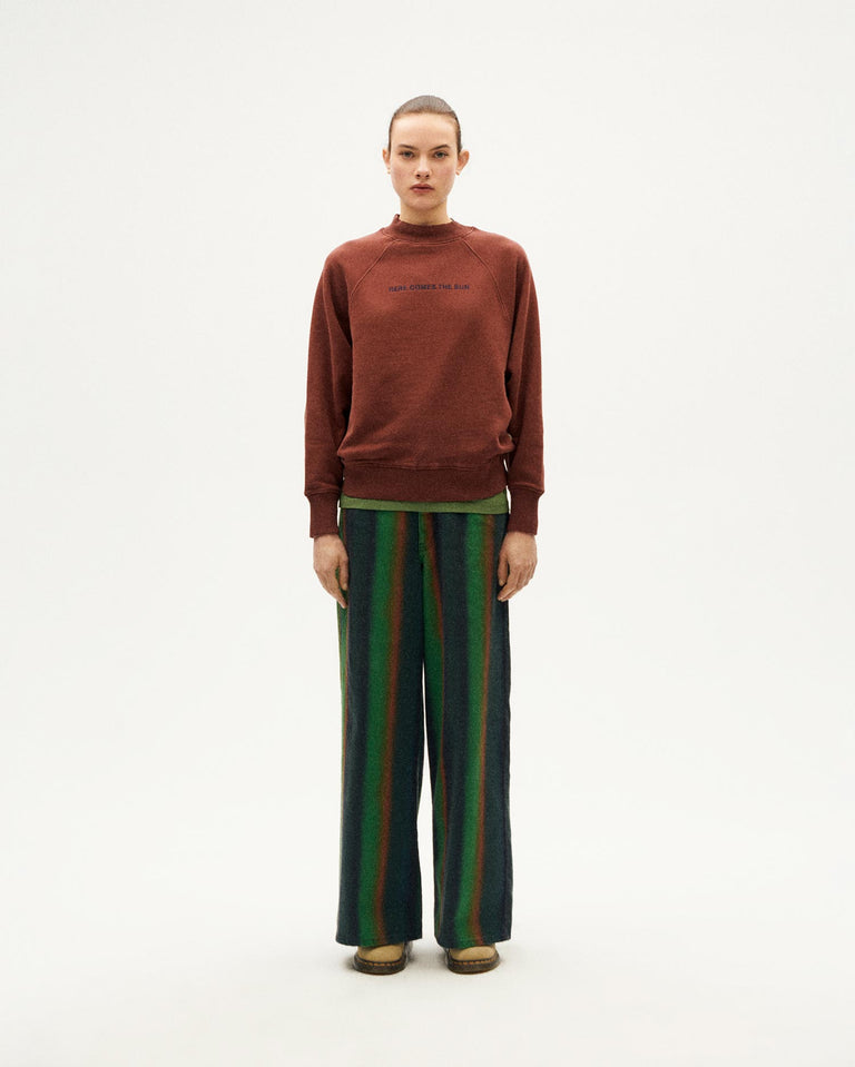 Sudadera marrón Here comes the sun Fantine sostenible-3