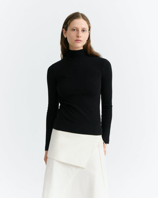 Top cuello alto rib negro Aine sostenible - 4